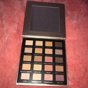 Iconic Day to Slay Eyeshadow Palette